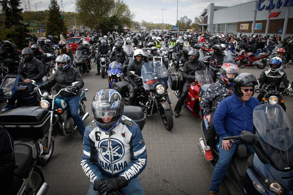 Niewielu motocyklistów "zamyka budzik na szlifierce", ale nie zmienia to faktu, że motocykl to niebezpieczny środek transportu