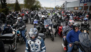 Niewielu motocyklistów "zamyka budzik na szlifierce", ale nie zmienia to faktu, że motocykl to niebezpieczny środek transportu