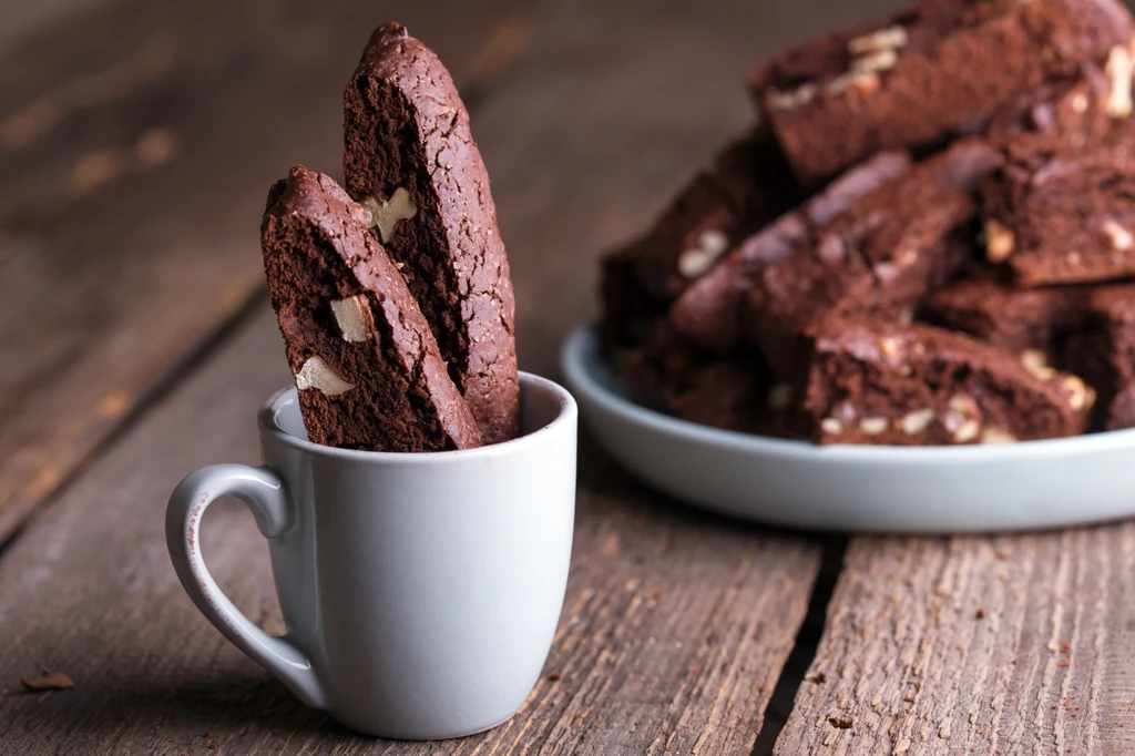 Cantuccini to włoskie,  ciasteczkowe sucharki pochodzące z miasteczka Prato położonego niedaleko Florencj