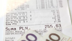 Ministerstwo Finansów wskazuje, że klienci nie powinni zostawiać paragonu w sklepie (zdj. ilustracyjne)