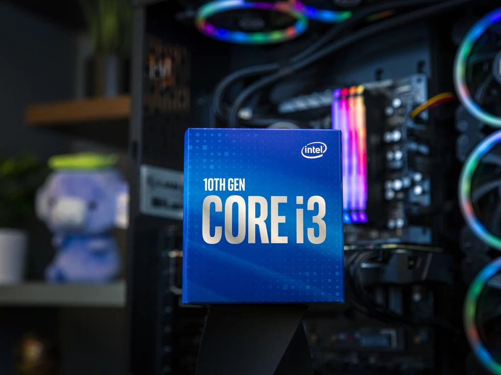 Funkcja Intel Thermal Velocity Boost: wbudowana funkcja daje graczom i twórcom możliwość doraźnego i automatycznego zwiększania wydajności w zależności od liczby aktywnych rdzeni, z podniesieniem częstotliwości taktowania nawet do 5,3 GHz. Funkcja Intel Thermal Velocity Boost: wbudowana funkcja daje graczom i twórcom możliwość doraźnego i automatycznego zwiększania wydajności w zależności od liczby aktywnych rdzeni, z podniesieniem częstotliwości taktowania nawet do 5,3 GHz.