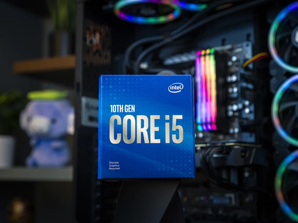Nowa technologia Intel Turbo Boost Max 0 pozwala na optymalizację wydajności przy wykonywaniu mało obciążających zadań, natomiast dzięki sterowaniu wielowątkowością w poszczególnych rdzeniach, doświadczeni overclockerzy mogą włączać lub wyłączać wątki w każdym z rdzeni. Nowa technologia Intel Turbo Boost Max 0 pozwala na optymalizację wydajności przy wykonywaniu mało obciążających zadań, natomiast dzięki sterowaniu wielowątkowością w poszczególnych rdzeniach, doświadczeni overclockerzy mogą włączać lub wyłączać wątki w każdym z rdzeni.