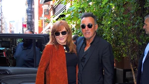 Bruce Springsteen ostrzyżony przez swoją żonę. Mina rockmana mówi wszystko [INSTAGRAM]