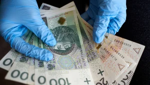 Tarcza antykryzysowa: Setki milionów na walkę z COVID-19 od polskich firm