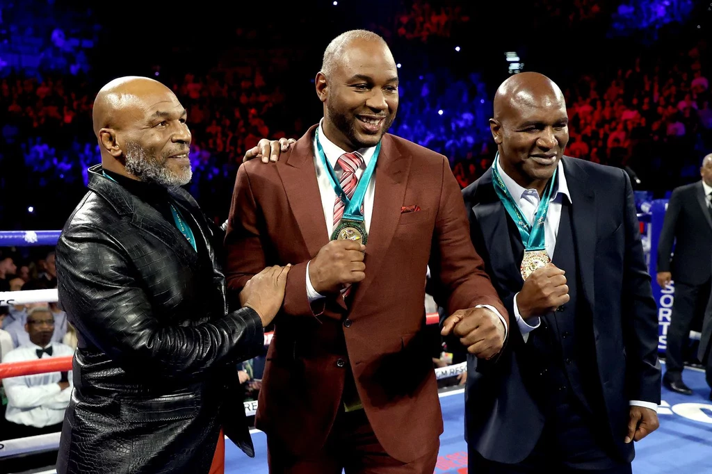 Byli mistrzowie świata Mike Tyson, Lennox Lewis i Evander Holyfield
