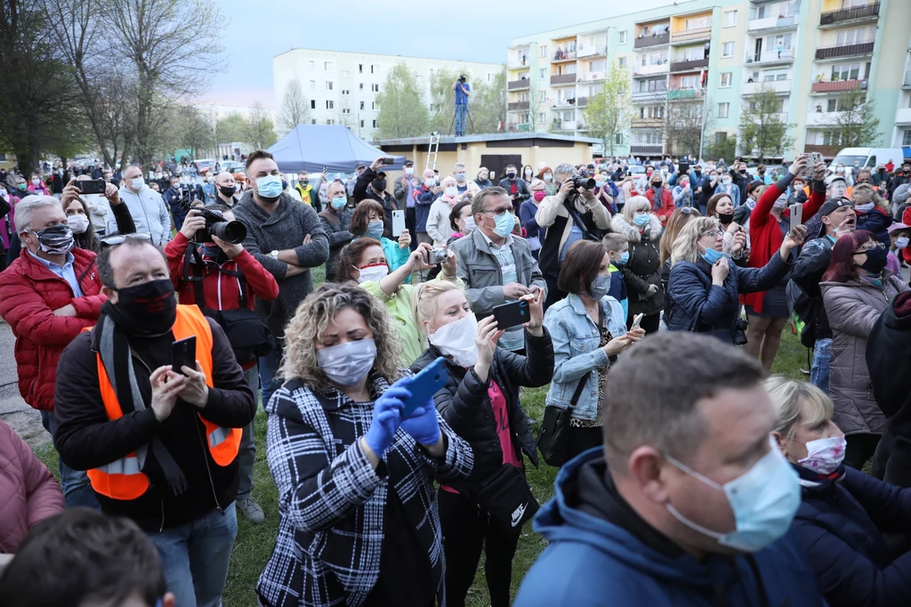 Publiczność podczas koncertu Kasi Kowalskiej w Ciechanowie Publiczność podczas koncertu Kasi Kowalskiej w Ciechanowie