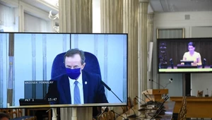 Na zdj. marszałek Senatu Tomasz Grodzki podczas transmisji obrad Senatu