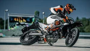 2020 KTM 690 SMC R (KTM)