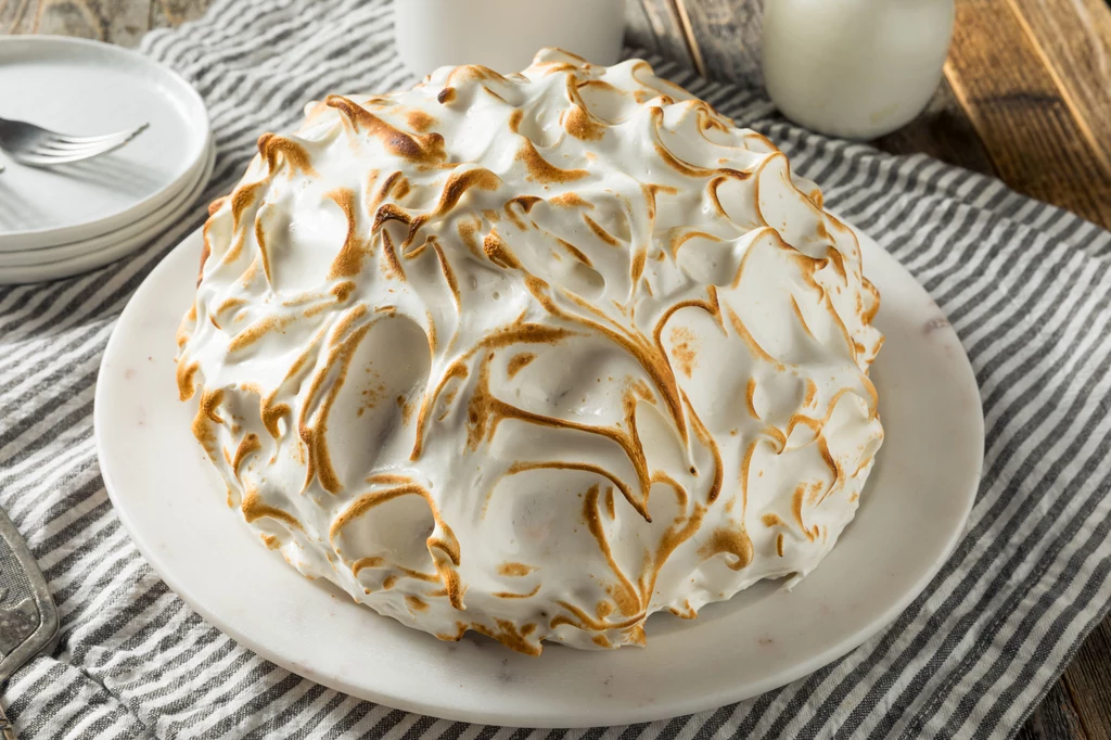 Baked Alaska: ten przysmak zachwyci każdego!