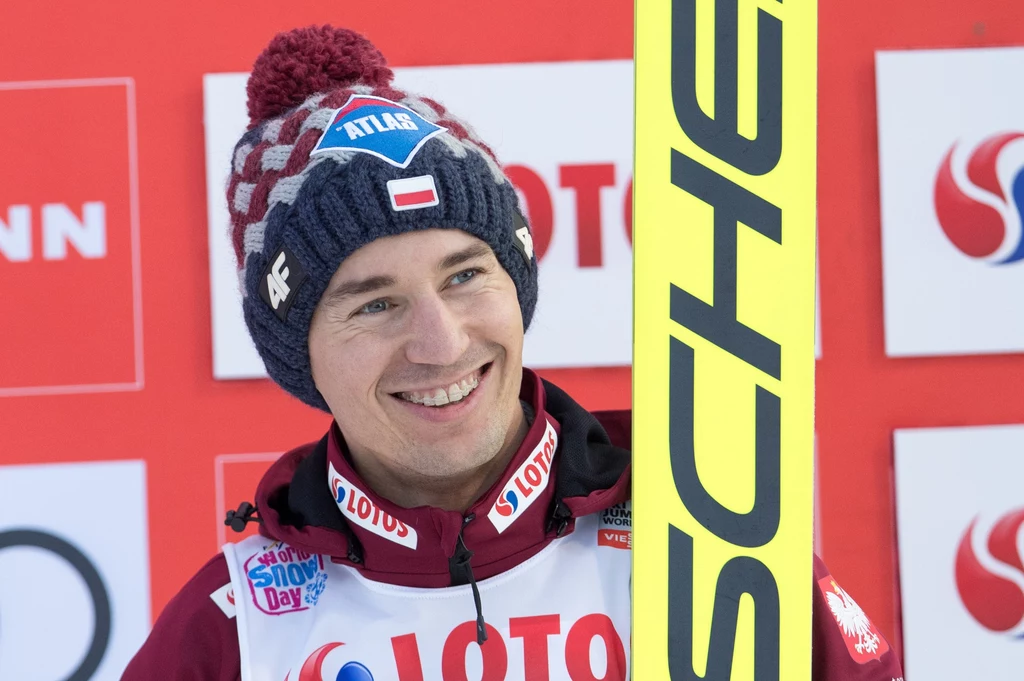 Trzeba pamiętać, że Adam Małysz nie jest jedynym popularnym sportowcem rozpoznawanym poza granicami naszego kraju. Kamil Stoch, Dawid Kubacki, Agnieszka Radwańska, Otylia Jędrzejczak, Robert Kubica oraz wiele innych znakomitych postaci związanych ze światem sportu, również jest docenianych w innych państwach na świecie. Trzeba pamiętać, że Adam Małysz nie jest jedynym popularnym sportowcem rozpoznawanym poza granicami naszego kraju. Kamil Stoch, Dawid Kubacki, Agnieszka Radwańska, Otylia Jędrzejczak, Robert Kubica oraz wiele innych znakomitych postaci związanych ze światem sportu, również jest docenianych w innych państwach na świecie.