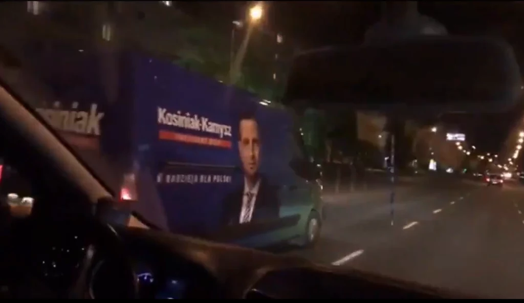 Bus Władysława Kosiniaka-Kamysza wysuwa się nie prowadzanie Bus Władysława Kosiniaka-Kamysza wysuwa się nie prowadzanie