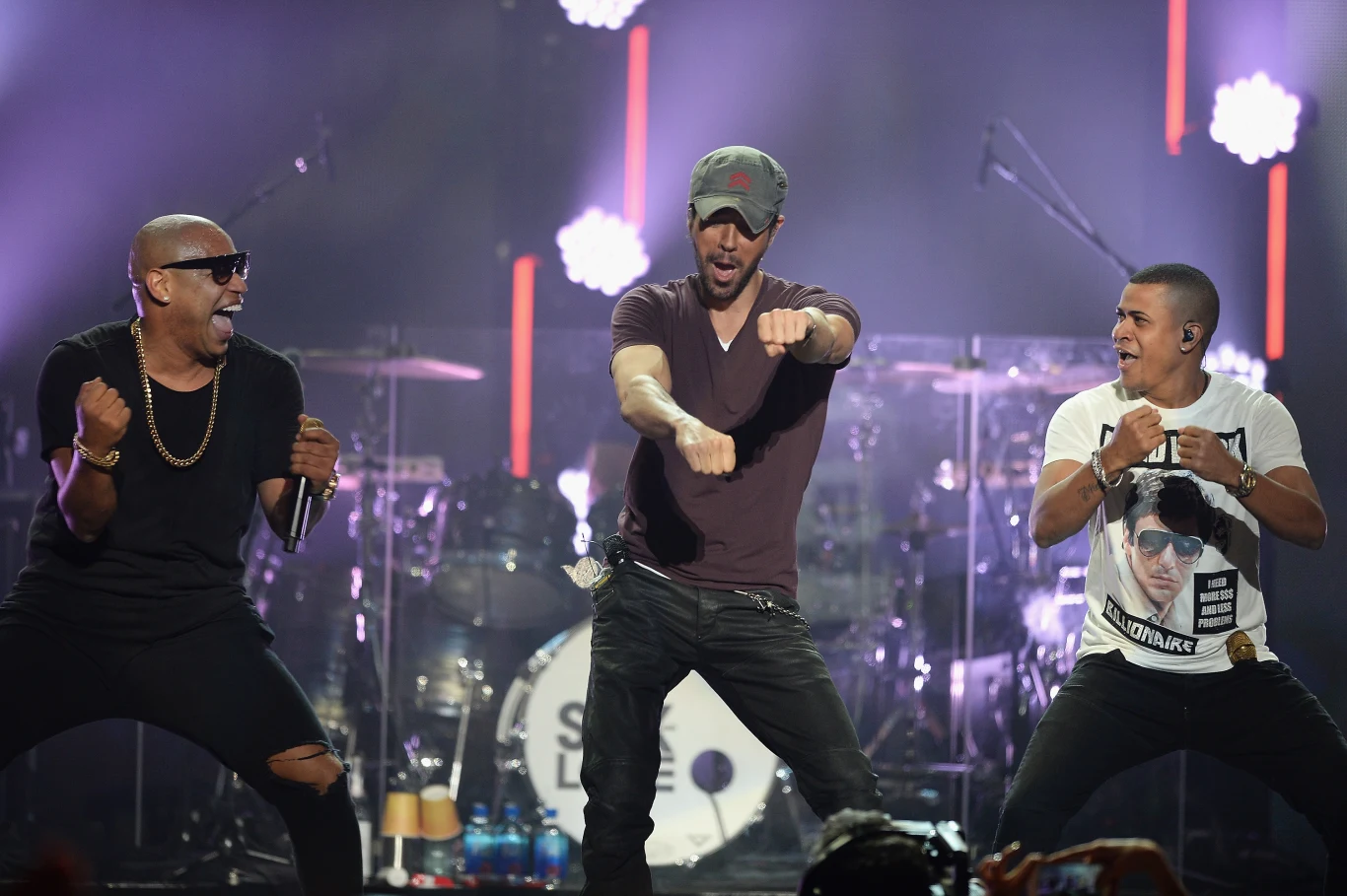 Piąta w dorobku piosenkarza płyta - "Escape" - miała premierę w 2001 roku i znalazła się na drugim miejscu listy najpopularniejszych albumów notowania Billboard. Album promowany był przez single "Hero" i tytułowy "Escape". Był to największy komercyjny sukces Iglesiasa. 