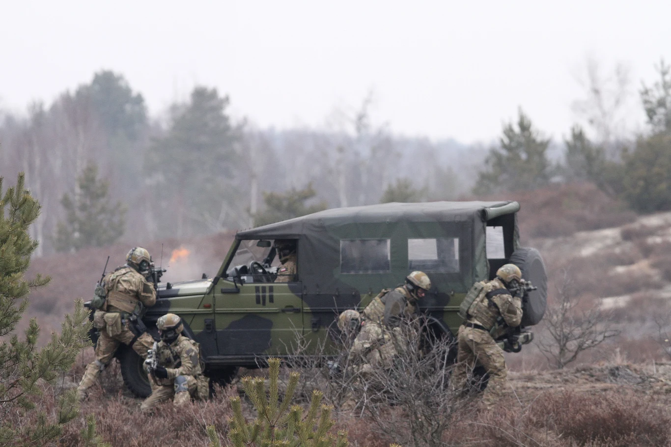 Najpierw w ten sposób polskich fanów przyciągnęli do siebie twórcy Medal of Honor: Warfighter, gdzie podczas jednej z misji gracz obcuje z polskimi żołnierzami. Najpierw w ten sposób polskich fanów przyciągnęli do siebie twórcy Medal of Honor: Warfighter, gdzie podczas jednej z misji gracz obcuje z polskimi żołnierzami.