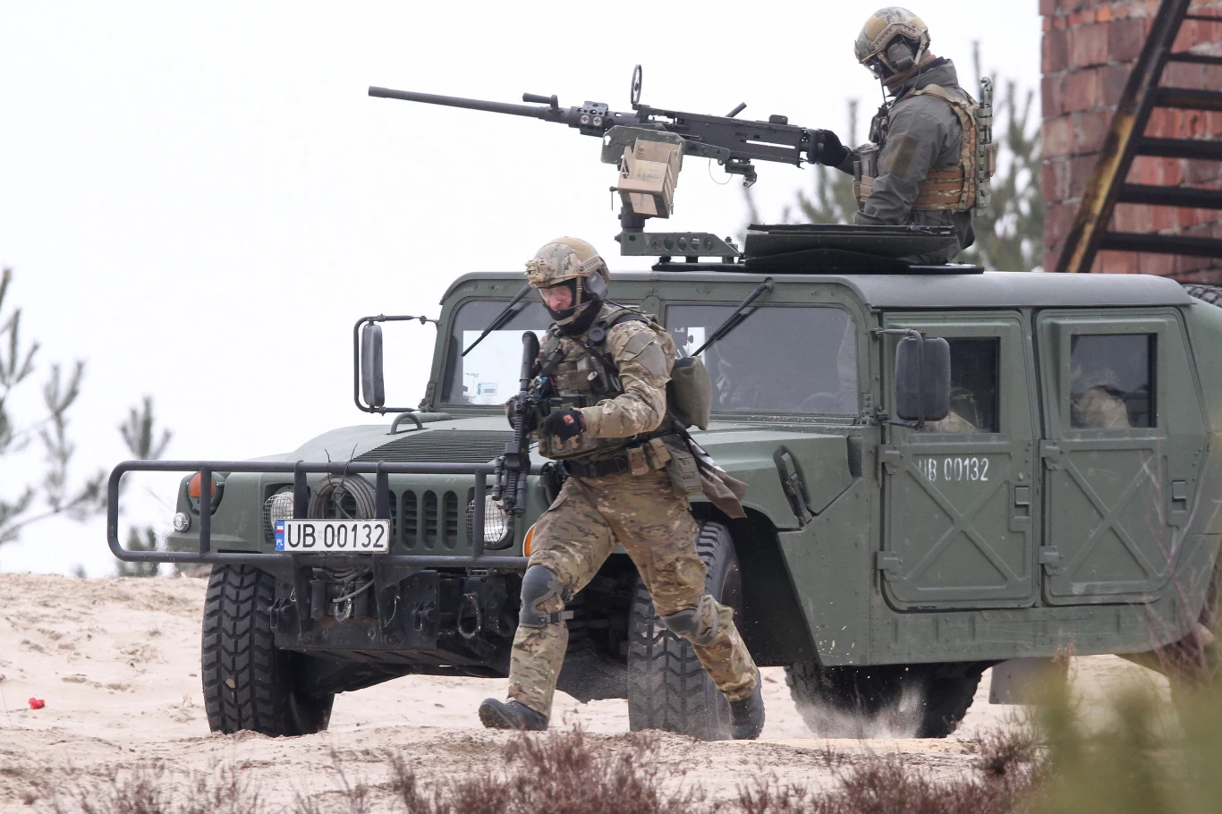 Siłą CoD'a jest bardzo dobrze rozwinięta gra w trybie multiplayer, w czym pomaga również ostatnia gra wypuszczona przez Infinity Ward. Siłą CoD'a jest bardzo dobrze rozwinięta gra w trybie multiplayer, w czym pomaga również ostatnia gra wypuszczona przez Infinity Ward.