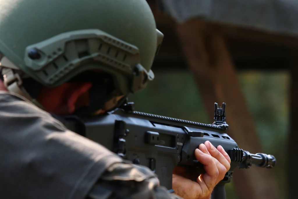 Prośby kierowane w stronę Infinity Ward nie są jedynie tylko marzeniem. W przeszłości bowiem GROM pojawiał się już w komputerowych produkcjach. 