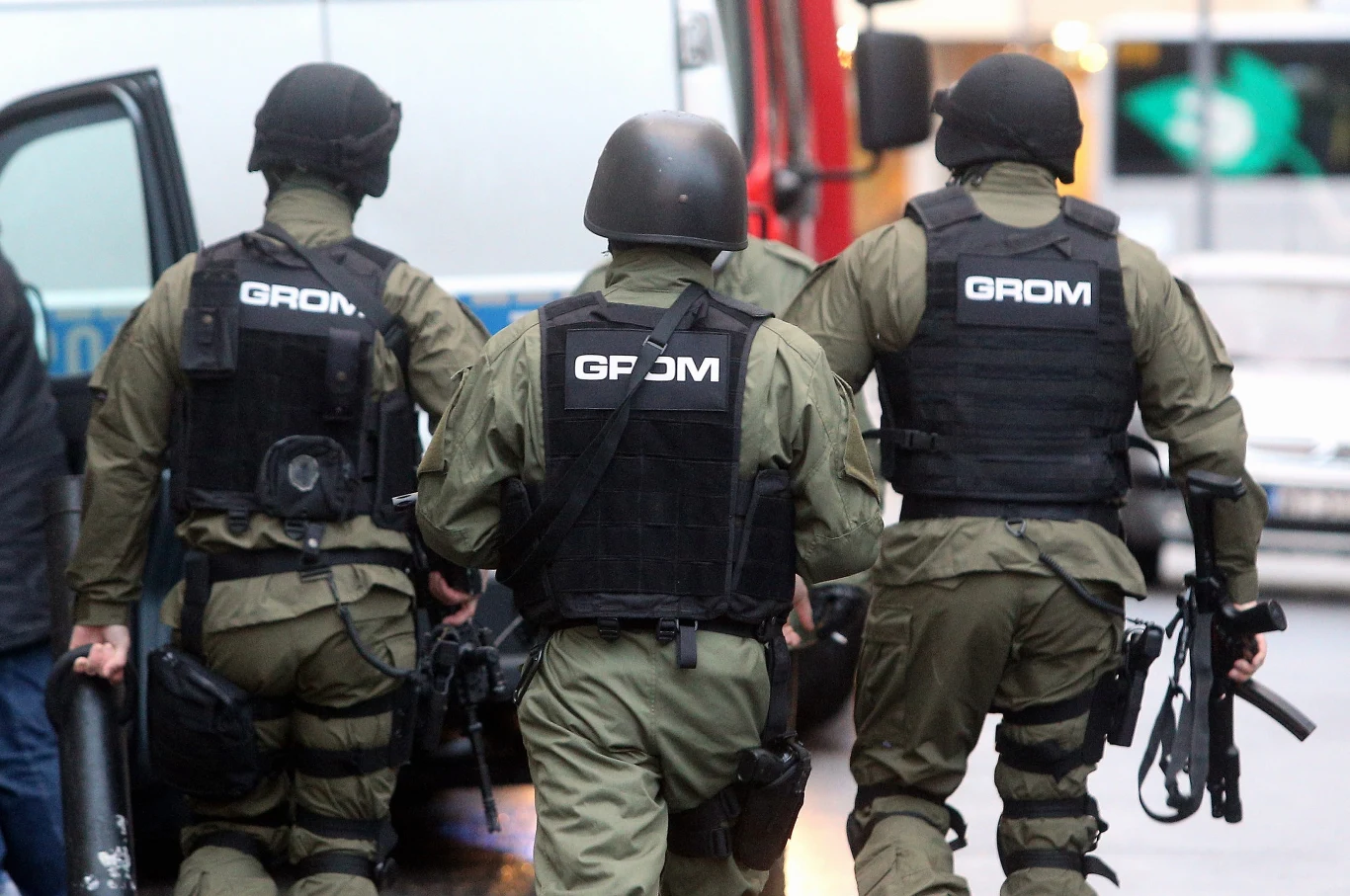 Gdy w Polsce mówi się o szeroko rozumianej wojskowości, to nawet osoby na co dzień nieinteresujące się tematem dość łatwo wymienią GROM, mając o jednostce bardzo pozytywną opinię. Gdy w Polsce mówi się o szeroko rozumianej wojskowości, to nawet osoby na co dzień nieinteresujące się tematem dość łatwo wymienią GROM, mając o jednostce bardzo pozytywną opinię.