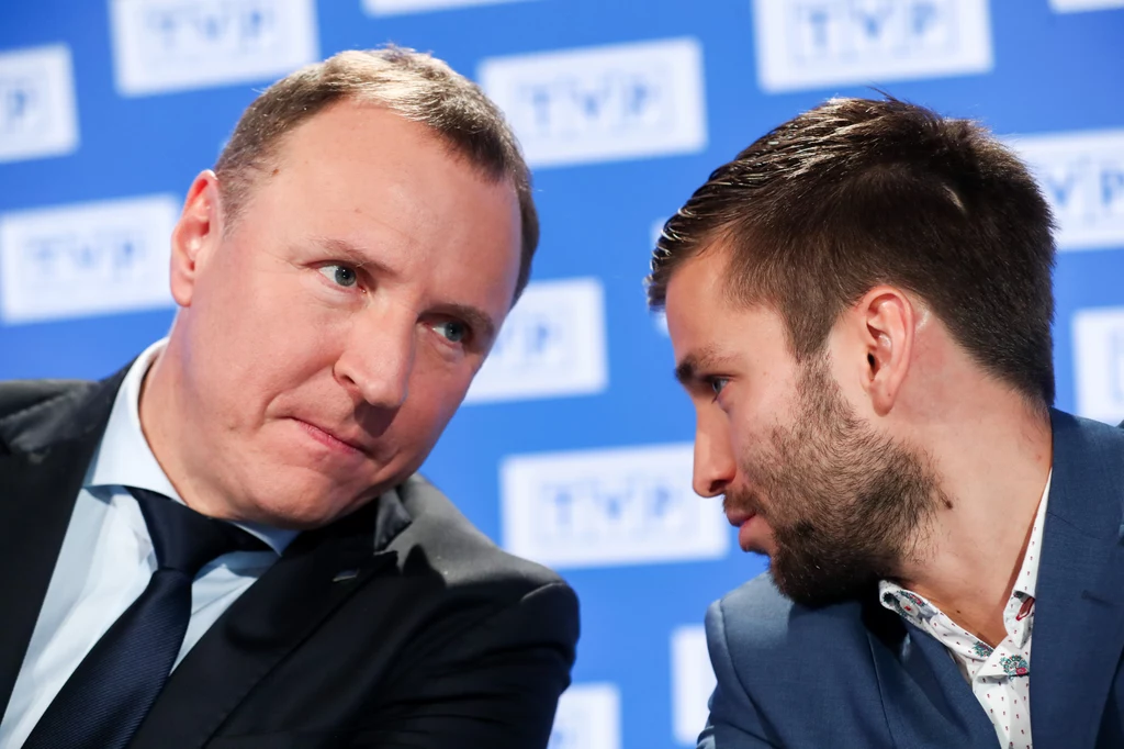 Tak bezpośrednia wypowiedź oznacza, ze rozgrywki CS:GO i prawdopodobnie innych dyscyplin esportowych niezwiązanych bezpośrednio ze sportem znikną z anteny TVP Sport. Może być to spore zaskoczenie dla fanów, gdyż TVP Sport było właśnie jednym z pionierów we wprowadzaniu rozgrywek sportów elektronicznych do telewizji. Tak bezpośrednia wypowiedź oznacza, ze rozgrywki CS:GO i prawdopodobnie innych dyscyplin esportowych niezwiązanych bezpośrednio ze sportem znikną z anteny TVP Sport. Może być to spore zaskoczenie dla fanów, gdyż TVP Sport było właśnie jednym z pionierów we wprowadzaniu rozgrywek sportów elektronicznych do telewizji.