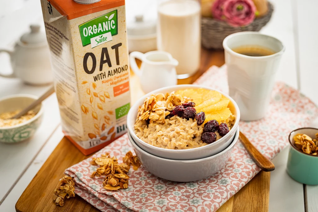 Właściwie skomponowane śniadanie powinno zawierać produkty, które dostarczą węglowodanów złożonych i wysokiej jakości białka