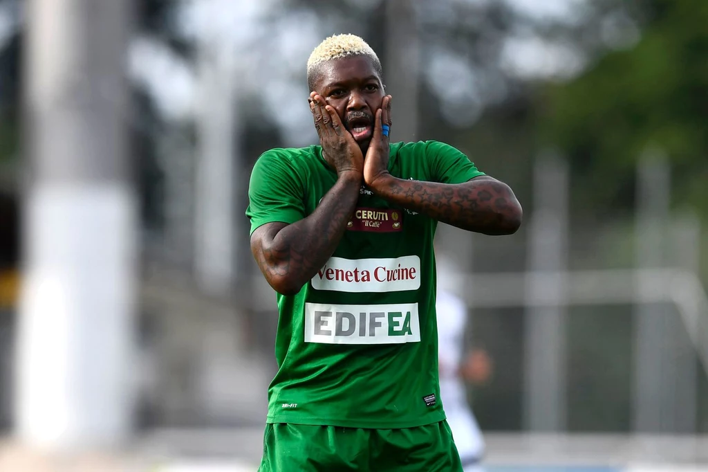 Djibril Cisse w barwach szwajcarskiego Yverdon-Sport FC