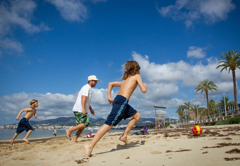 W Niemczech powoli otwiera się szkoły, dozwolony jest sport na świeżym powietrzu W Niemczech powoli otwiera się szkoły, dozwolony jest sport na świeżym powietrzu