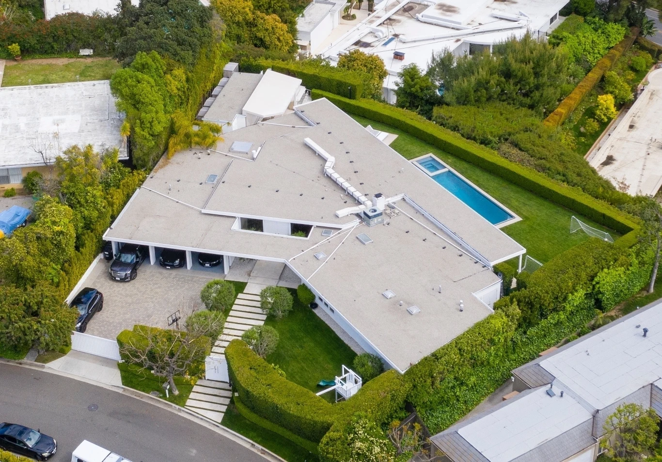 Dom Eltona Johna z lotu ptaka Dom Eltona Johna z lotu ptaka