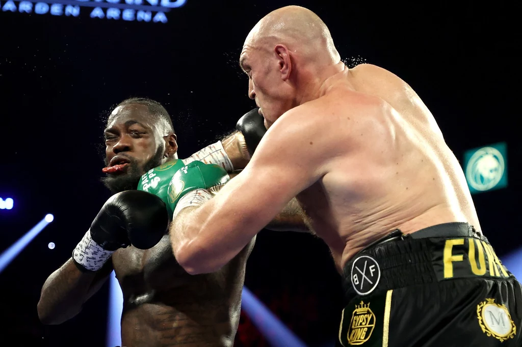 Tyson Fury w pojedynku z Deontayem Wilderem Tyson Fury w pojedynku z Deontayem Wilderem