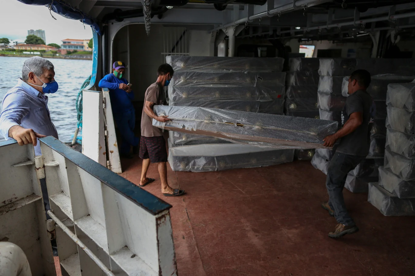 Manaus faktycznie jest bardzo ważnym bezcłowym portem i ośrodkiem przemysłowym. W Manaus swoje fabryki mają m.in. LG, Samsung, czy Siemens. 