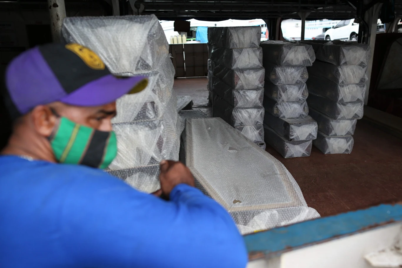 Prezydent Manaus, Arthur Virgilio Neto, uważa, że centralne władze zapomniały o regionie Amazonas i jego strategicznej roli. Miasto samo musi sobie radzić z poważnym kryzysem.