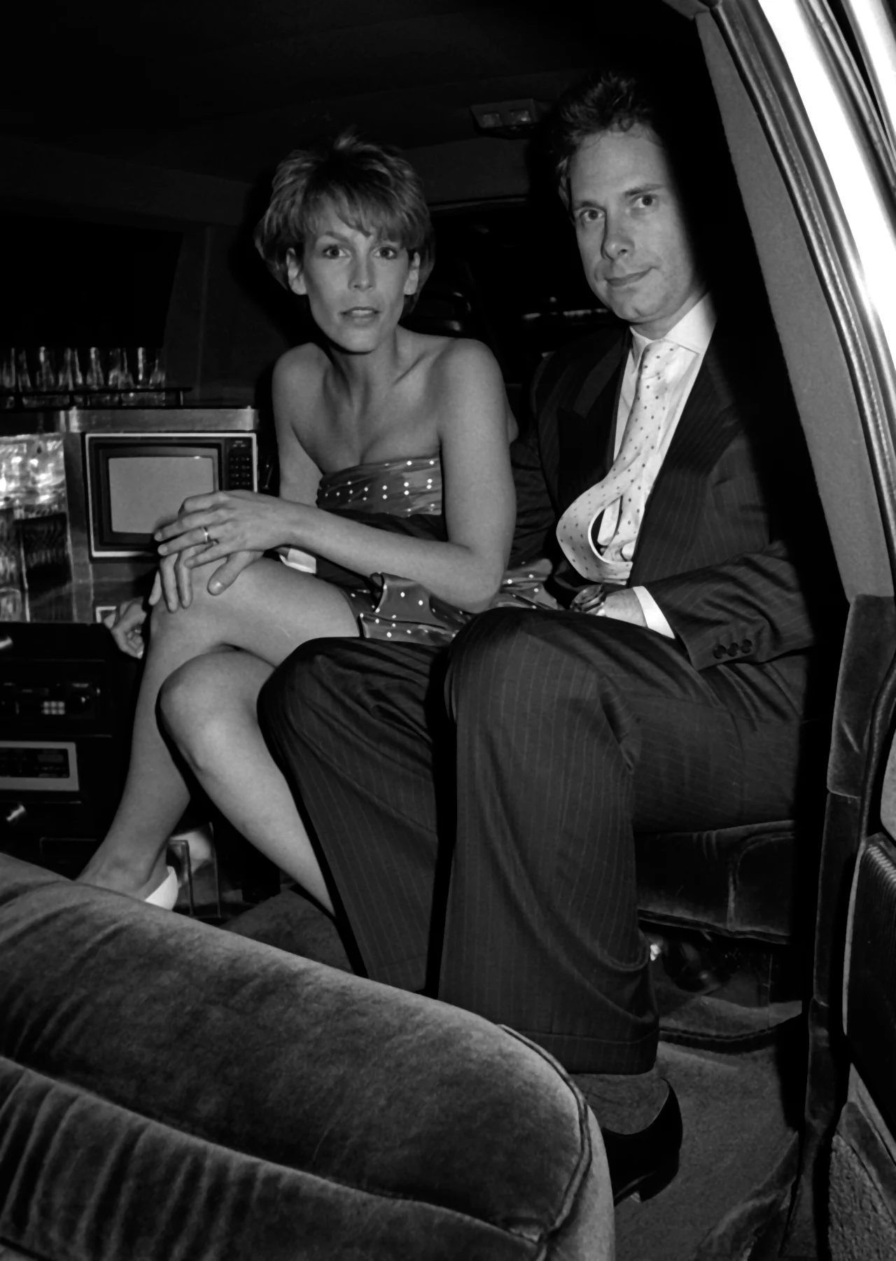 „Nie było jeszcze takiej kłótni, w której nie zostałabym rozbrojona przez jego poczucie humoru” – twierdzi Jamie Lee Curtis, która ponad 35 lat temu powiedziała „tak” Christopherowi Guestowi. „Zawsze trafia się taka chwila, w której pojawia się jakiś gest. Zwykle towarzyszy mu cisza i jest swego rodzaju fizycznym kontaktem dwojga ludzi. Przysięgam, nic więcej tylko kontakt w ciszy. W ciągu następnej godziny po kłótni nie ma ani śladu” – tłumaczy aktorka.

(PAP Life)