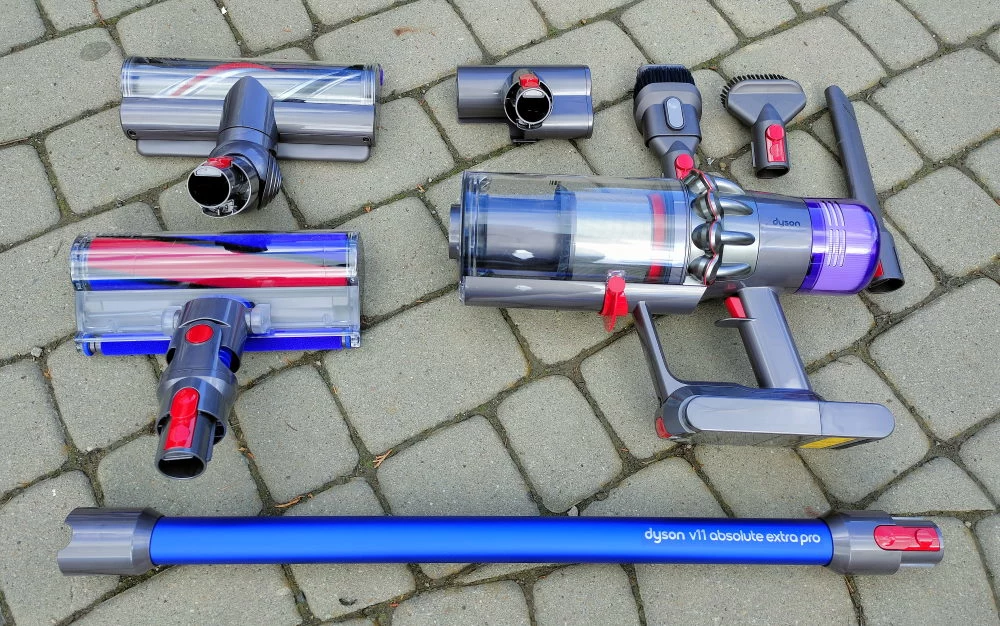 ​Dyson V11 Absolute Extra Pro - pakiet szczotek i końcówek 