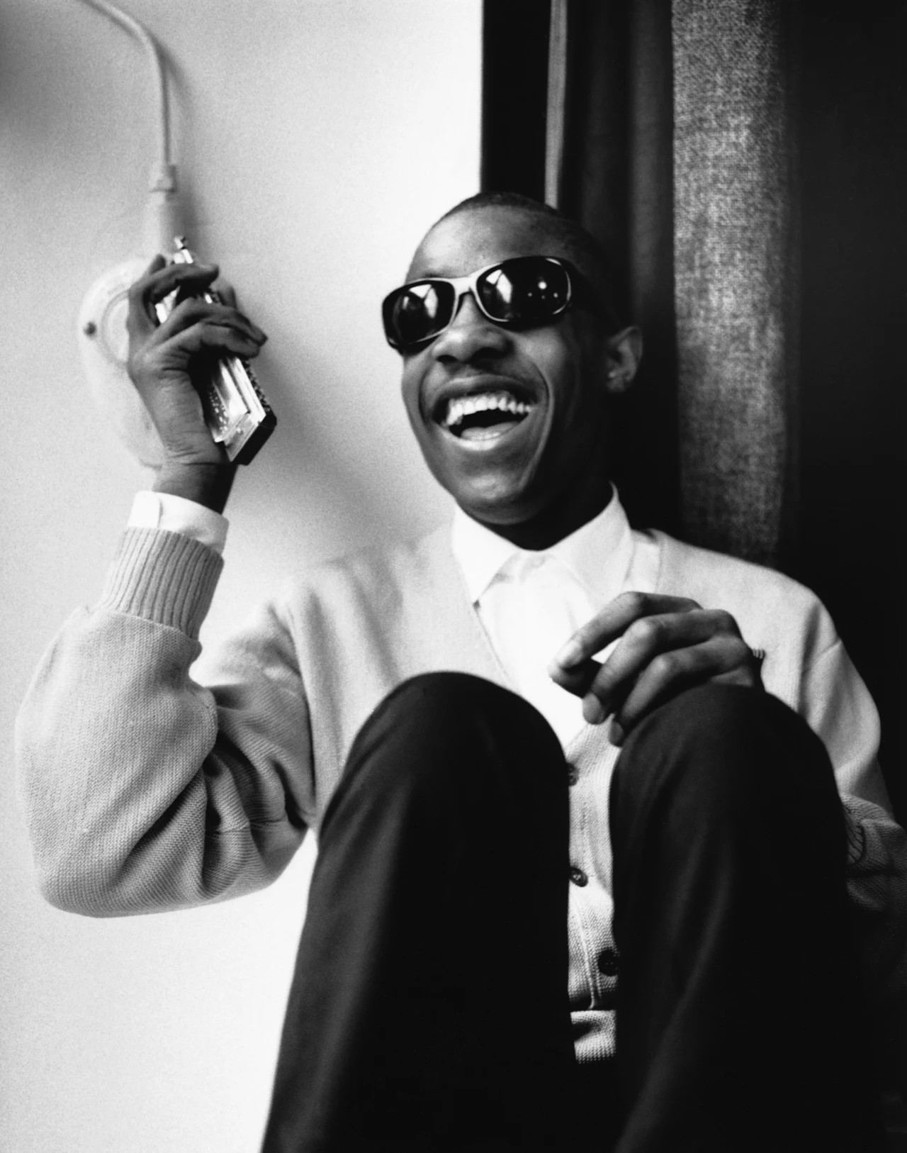 Osoba Steviego Wondera łączy się również z historią Polski. Przed wyborami do Sejmu w 1989 roku, przebywający wówczas w Polsce muzyk, udzielił wsparcia "Solidarności". Na specjalnym spotkaniu w jednej z warszawskich kawiarni zaśpiewał, m.in. razem z Janem Lityńskim i Jackiem Kuroniem, piosenkę "I Just Called To Say I Love You".