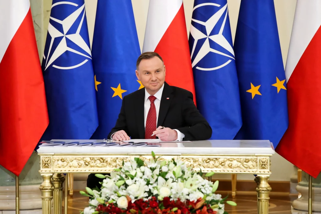 Podpisanie strategii przez Andrzeja Dudę Podpisanie strategii przez Andrzeja Dudę