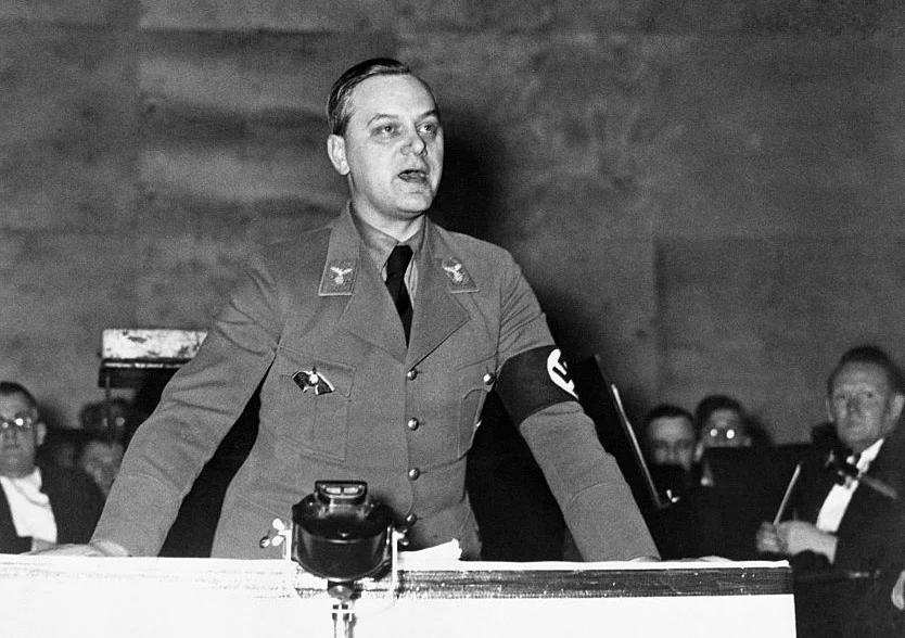 Jak doszło do tego, iż mierny publicysta awansował na naczelnego ideologa narodowego socjalizmu? Jak doszło do tego, iż mierny publicysta awansował na naczelnego ideologa narodowego socjalizmu?