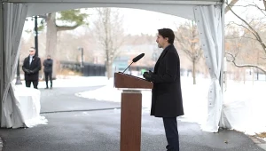 Justin Trudeau przemawia ze swojej rezydencji w Ottawie