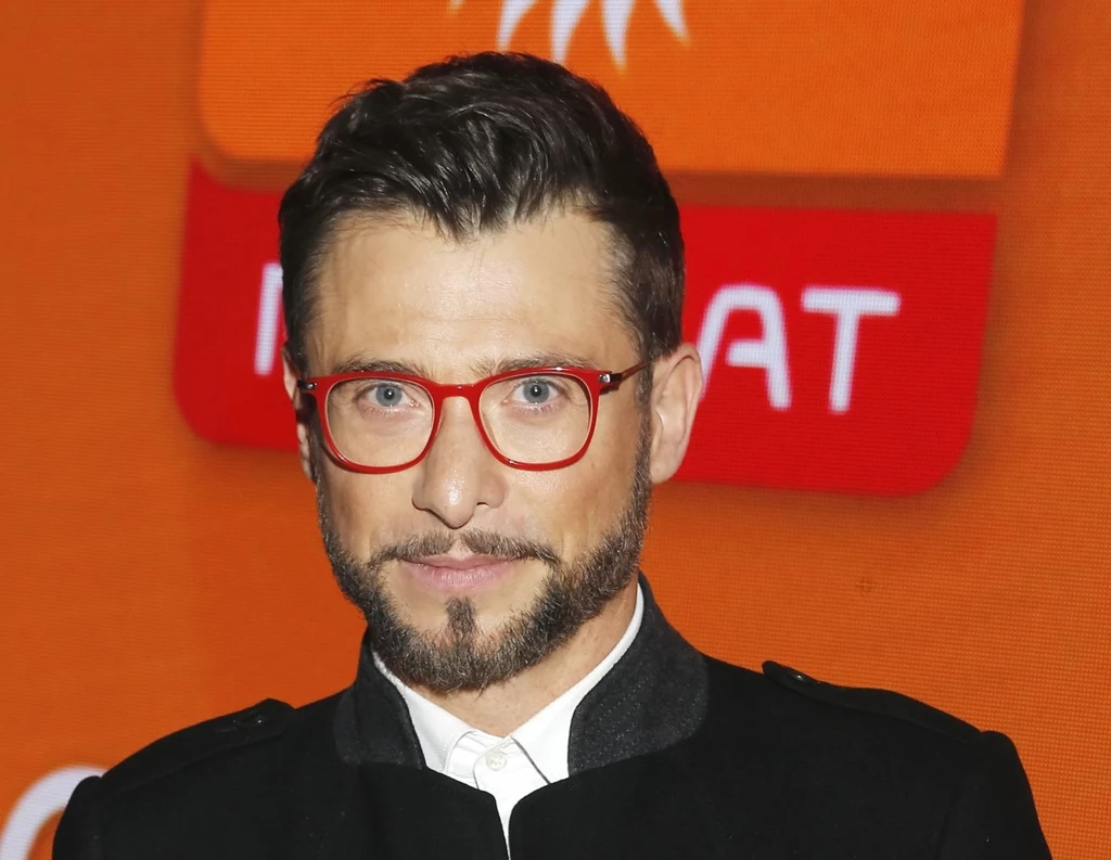Kacper Kuszewski od lat jest zatwardziałym singlem. Skupia się na karierze, a na temat swoich związków stara się nie wypowiadać. Nawet jeżeli nie jest już kawalerem, nic na ten temat nam nie wiadomo. Dlatego, póki co, zaliczamy go do grona nieżonatych singli. Kacper Kuszewski od lat jest zatwardziałym singlem. Skupia się na karierze, a na temat swoich związków stara się nie wypowiadać. Nawet jeżeli nie jest już kawalerem, nic na ten temat nam nie wiadomo. Dlatego, póki co, zaliczamy go do grona nieżonatych singli.