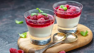 Panna cotta z owocami