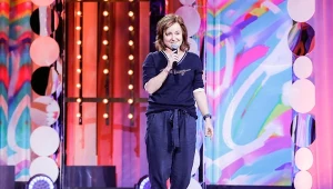 "Mam wreszcie czas na pisanie mojej pierwszej w życiu książki. Naprawdę wierzę, że wszystko wróci do normy" - mówi reżyserka. Beata Harasimowicz w programie "I love kabaret" w Kino Polska (styczeń 2020)