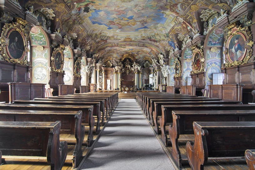 Aula Leopoldina stanowi cenny barokowy zabytek. Pełne przepięknych fresków pomieszczenie znajduje się w głównym gmachu Uniwersytetu Wrocławskiego. Jeżeli tylko ma się możliwość, to na pewno warto się tam wybrać. Aula Leopoldina stanowi cenny barokowy zabytek. Pełne przepięknych fresków pomieszczenie znajduje się w głównym gmachu Uniwersytetu Wrocławskiego. Jeżeli tylko ma się możliwość, to na pewno warto się tam wybrać.