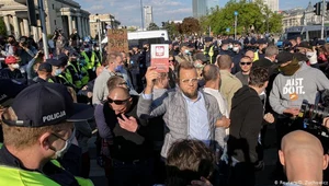 Gospodarki "nieliberalnych demokracji" nie mogą pozwolić sobie na długotrwałe zamknięcie granic