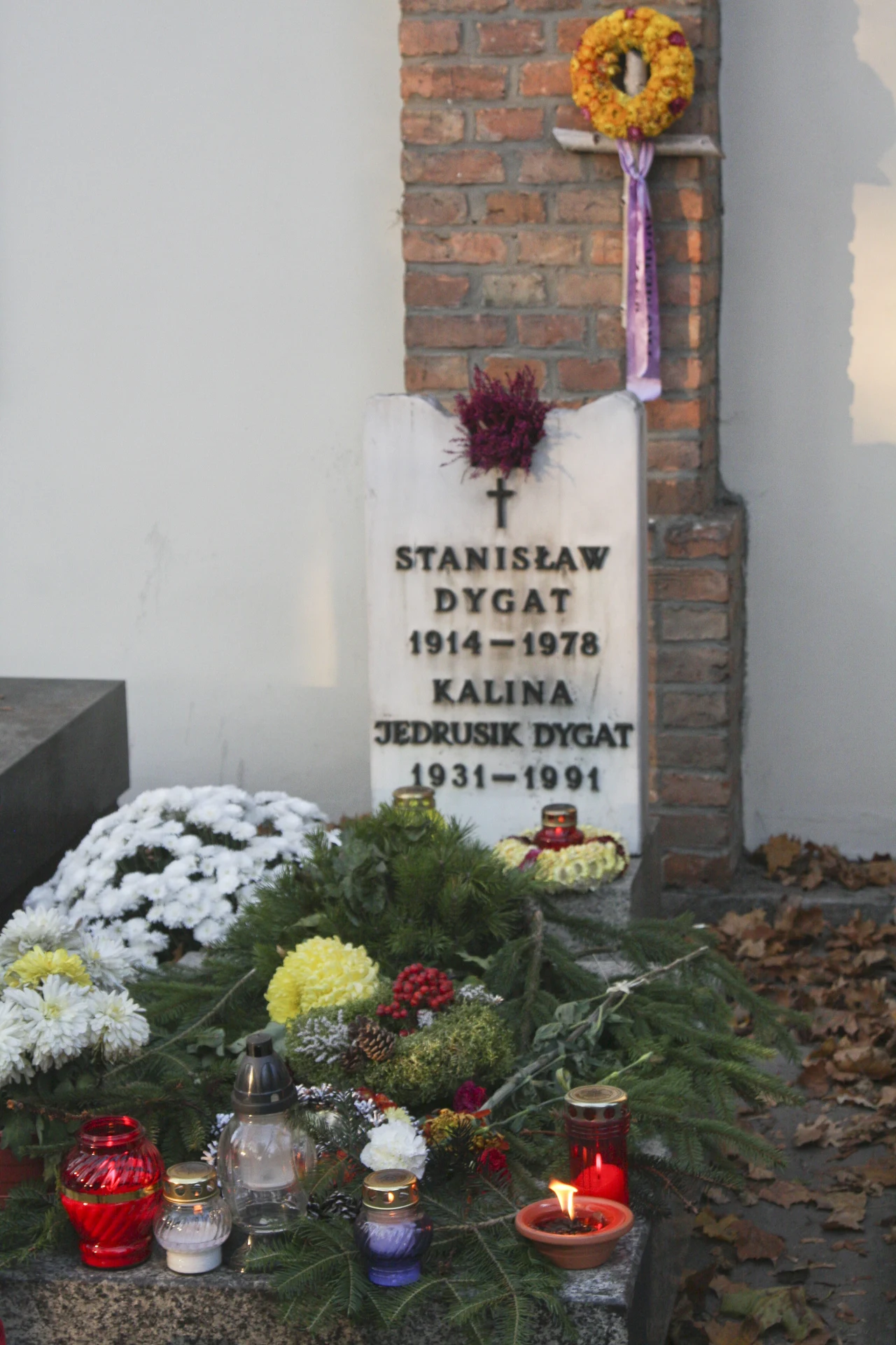 Grób Stanisława Dygata i Kaliny Jędrusik na Powązkach Grób Stanisława Dygata i Kaliny Jędrusik na Powązkach