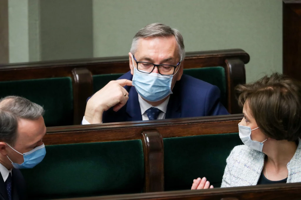 Stanisław Szwed (w centrum) podczas posiedzenia Sejmu Stanisław Szwed (w centrum) podczas posiedzenia Sejmu