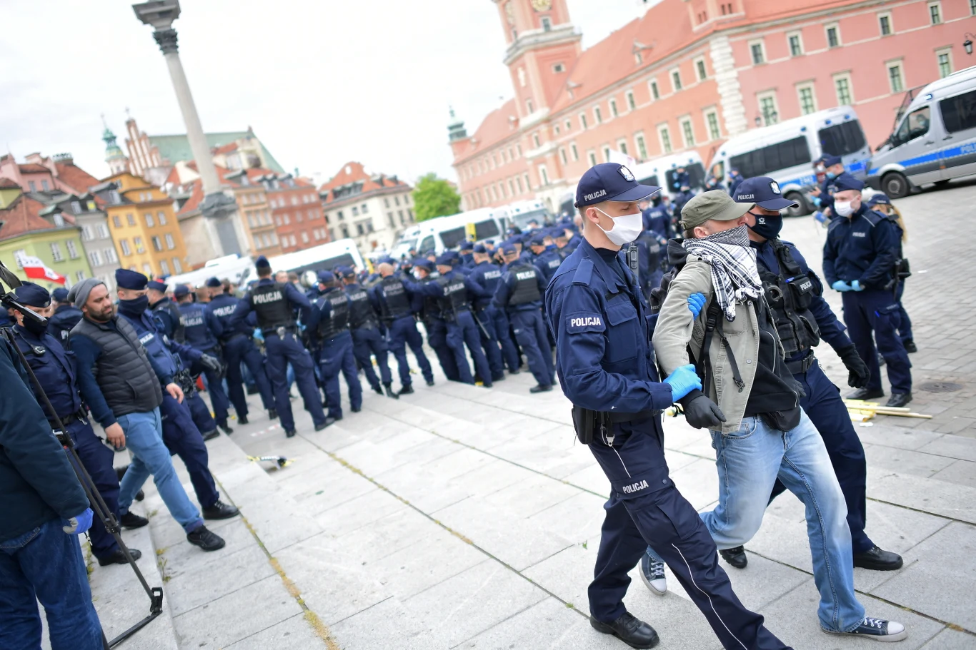 Jeden z zatrzymanych uczestników tak zwanego strajku przedsiębiorców Jeden z zatrzymanych uczestników tak zwanego strajku przedsiębiorców