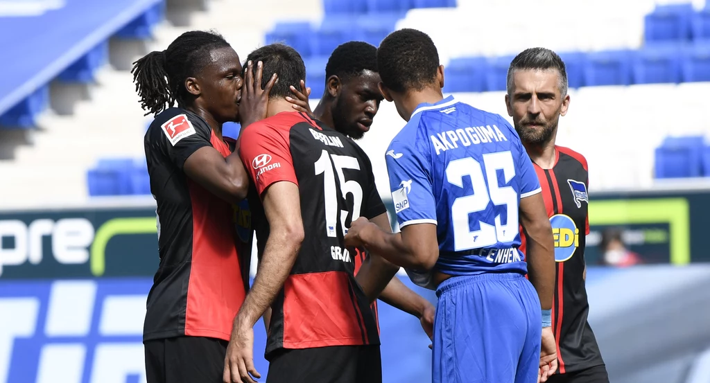 Można cieszyć się po golu jak Dedryck Boyata (pierwszy z lewej) Można cieszyć się po golu jak Dedryck Boyata (pierwszy z lewej)