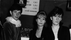 Od lewej: Klaus Voormann, Astrid Kirchherr, Stuart Sutcliffe. Rok 1961