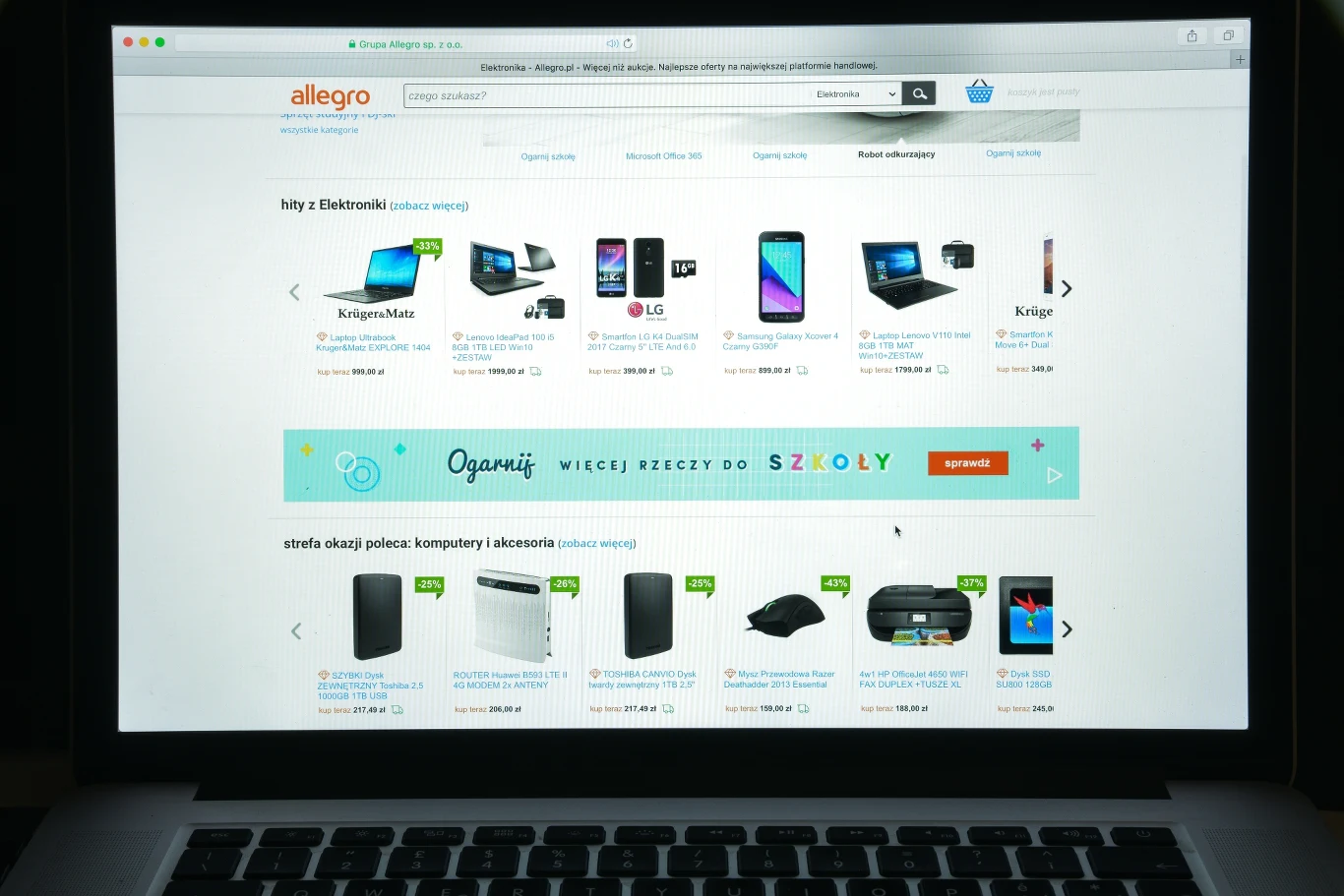 Epic Games Store zaskoczył, udostępniając bezpłatnie Grand Theft Auto V, które wprawdzie nie jest nową grą, która powstałą z myślą o poprzedniej generacji konsol, aczkolwiek mimo upływu lat nadal wzbudza ogromne zainteresowanie, ze względu na tryb GTA Online. 