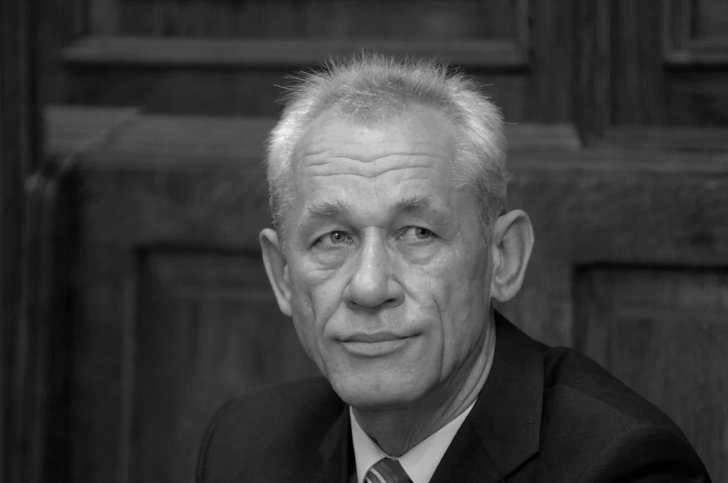 Jan Lesiak podczas procesu w 2006 roku, gdy był oskarzony w sprawie inwigilacji prawicy przez Urzad Ochrony Panstwa w latach 90. Jan Lesiak podczas procesu w 2006 roku, gdy był oskarzony w sprawie inwigilacji prawicy przez Urzad Ochrony Panstwa w latach 90.