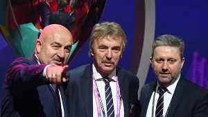 Zbigniew Boniek i Jerzy Brzęczek w towarzystwie selekcjonera Rosji Stanisława Czerczesowa (z lewej). Fot. Grigorij Sysojew