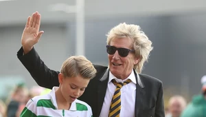 Rod Stewart z synami - Alastairem (z lewej) i Aidenem. Zdjęcie z września 2017 r.