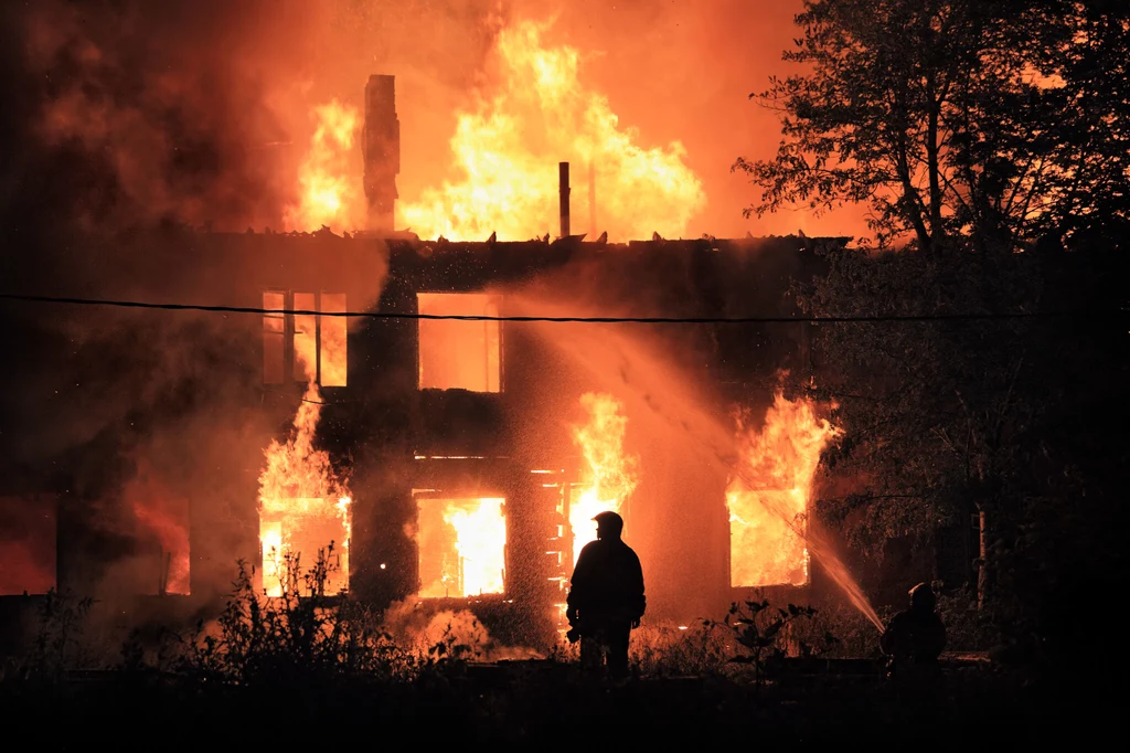Mieszkańcy Oświęcimia podpalili domy romskich sąsiadów