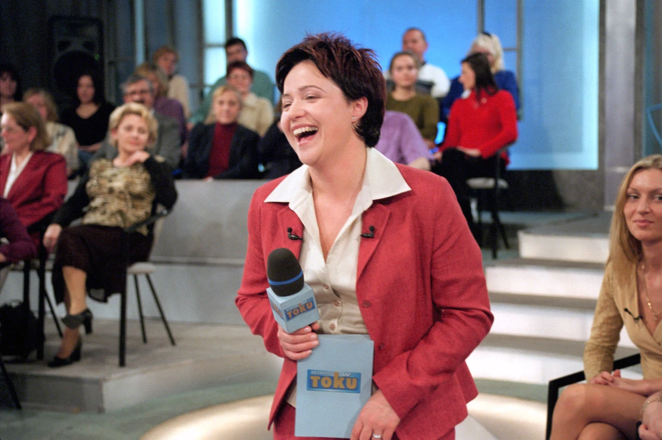 Ewa Drzyzga, nazywana „polską Oprah Winfrey”, przez 16 lat prowadziła talk-show pt. „Rozmowy w toku”, który (szczególnie w pierwszych latach emisji) cieszył się ogromną sympatią telewidzów. Otrzymała wówczas statuetkę Wiktora i aż cztery Telekamery. Ewa Drzyzga, nazywana „polską Oprah Winfrey”, przez 16 lat prowadziła talk-show pt. „Rozmowy w toku”, który (szczególnie w pierwszych latach emisji) cieszył się ogromną sympatią telewidzów. Otrzymała wówczas statuetkę Wiktora i aż cztery Telekamery.